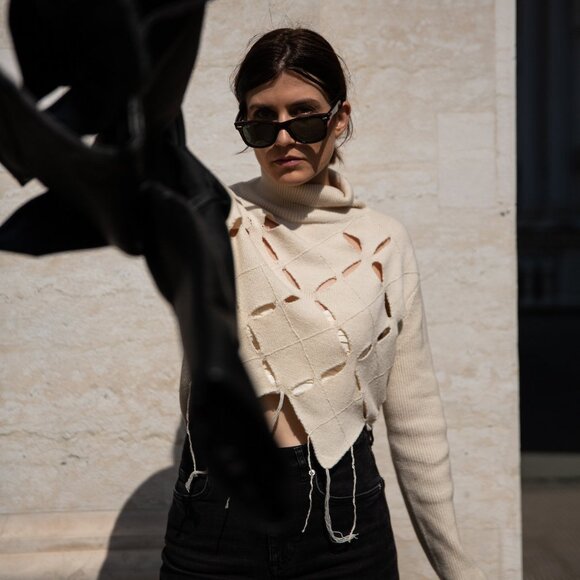 H&M Cashmere-blend Cream Cut-Out Cropped Turtleneck Sweater Ext-Long Sleeve SzXL - Picture 4 of 7